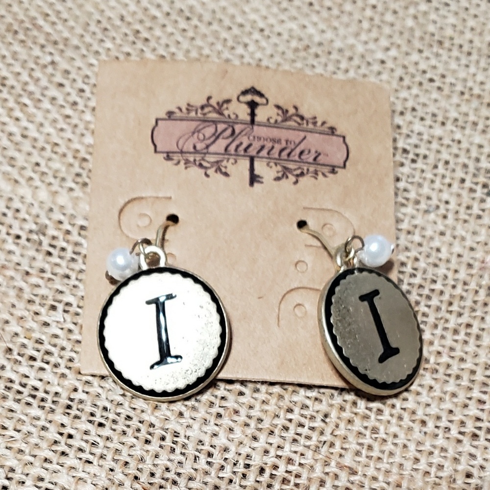 Glenda brushed gold earrings plunder
